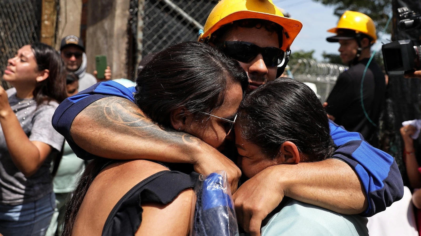 23 miners rescued after 43 hours trapped in Colombian gold mine