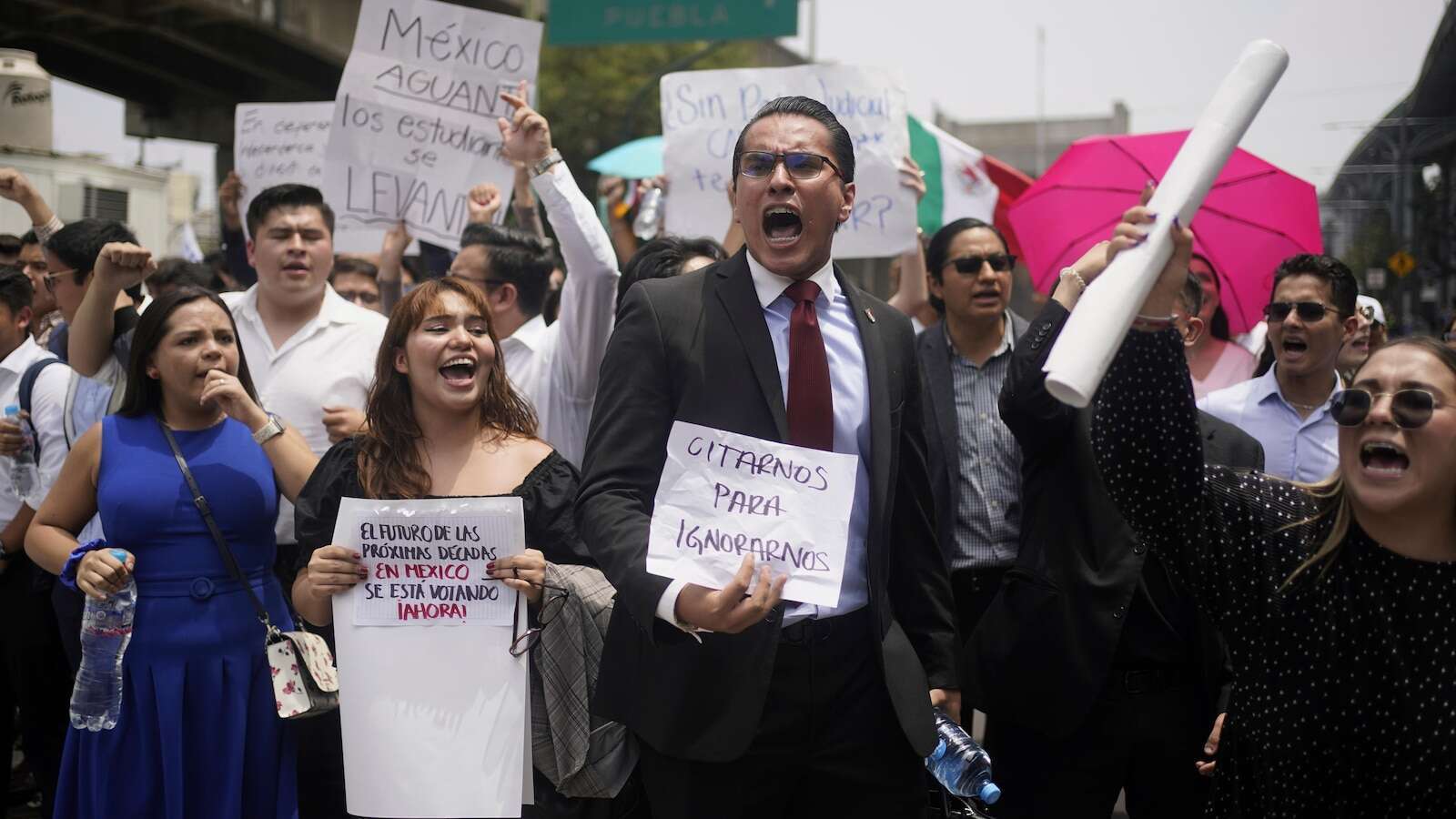 Mexico's Congress advances contentious bill to make all judges run for election