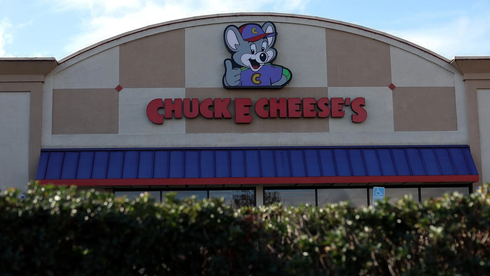 Chuck E. Cheese launches membership plans to help families saveThe restaurant chain offers unlimited visits year-round with a low monthly fee. 8/13/2024 09:27:09 EDT