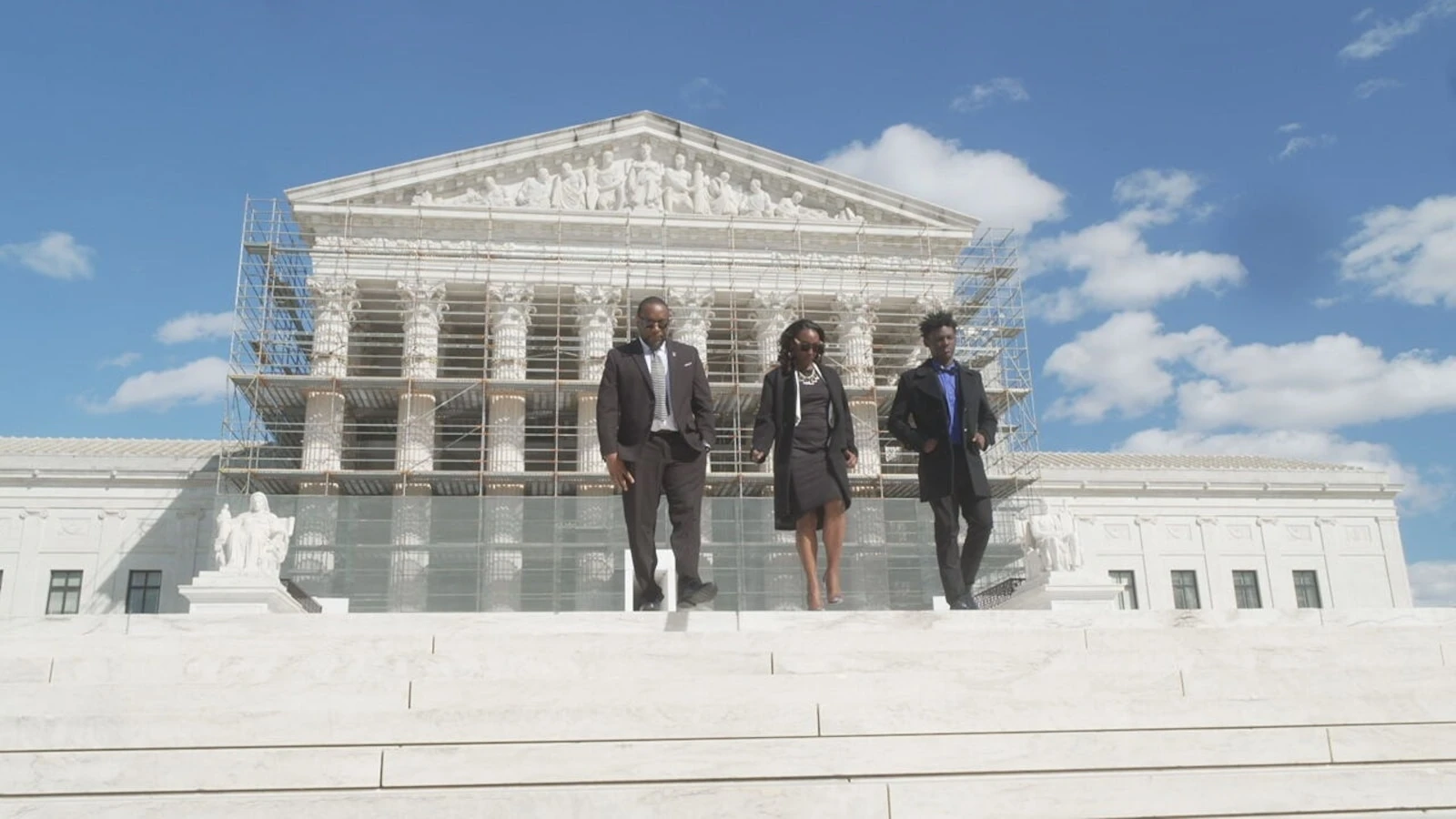 Police raided the wrong house, now a family wants the Supreme Court to let them sue