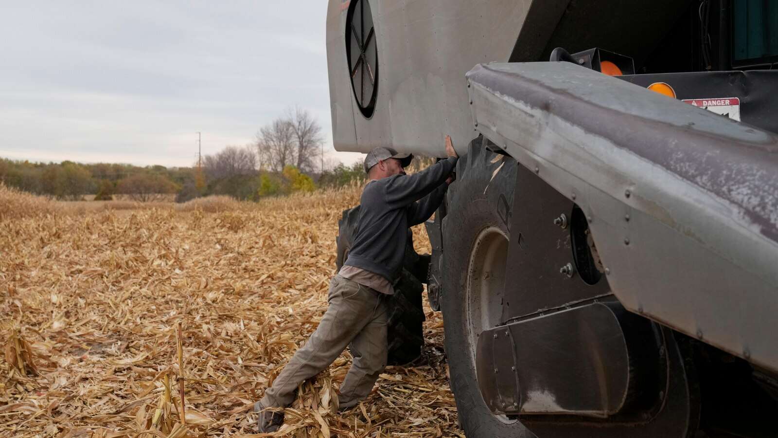 What this week's winter wallop means for farmers across the U.S.This week’s winter wallop across the U.S. means different things to farmers in different places1/8/2025 08:01:02 EST