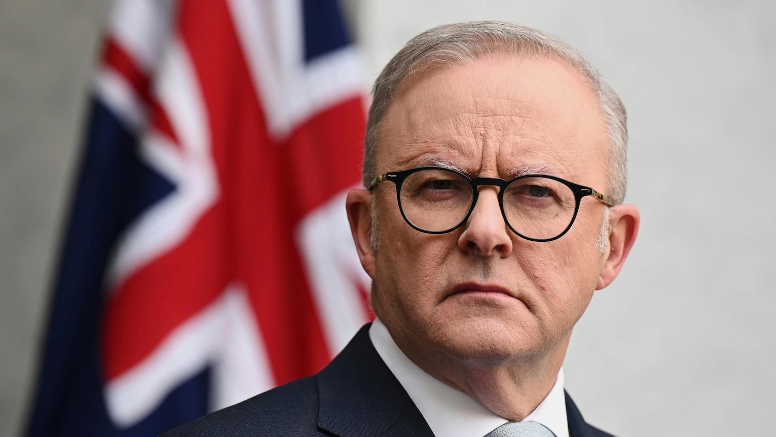 Australia will pay Nauru to resettle foreign-born criminals