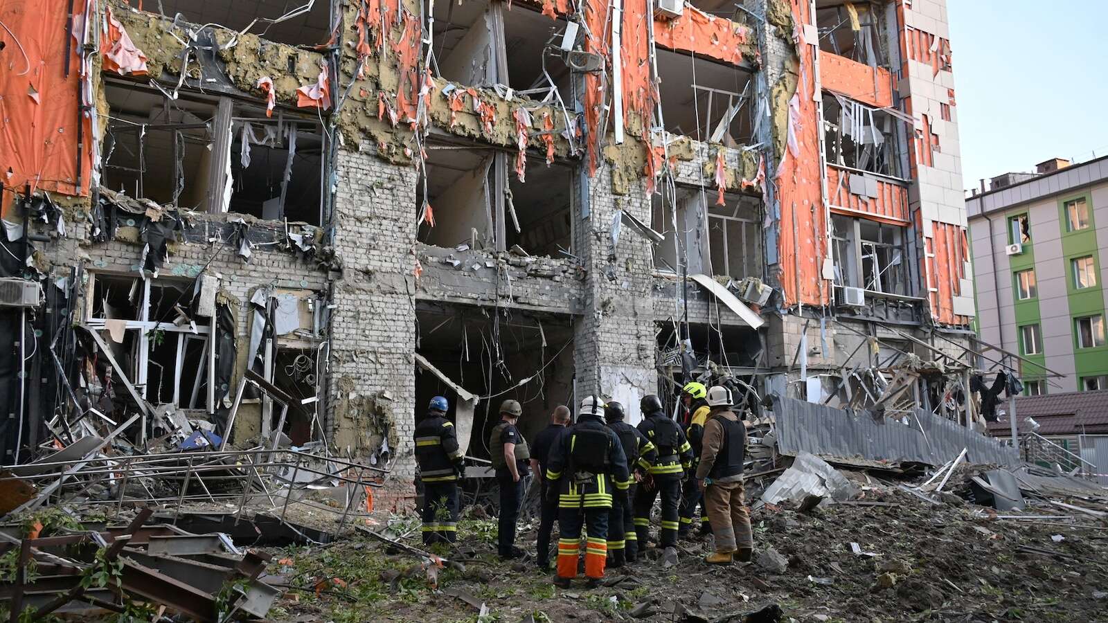 Multiple people killed in Russian airstrike on Ukraine shopping centerRussian forces also struck a second location in Kharkiv.5/25/2024 04:55:38 EDT