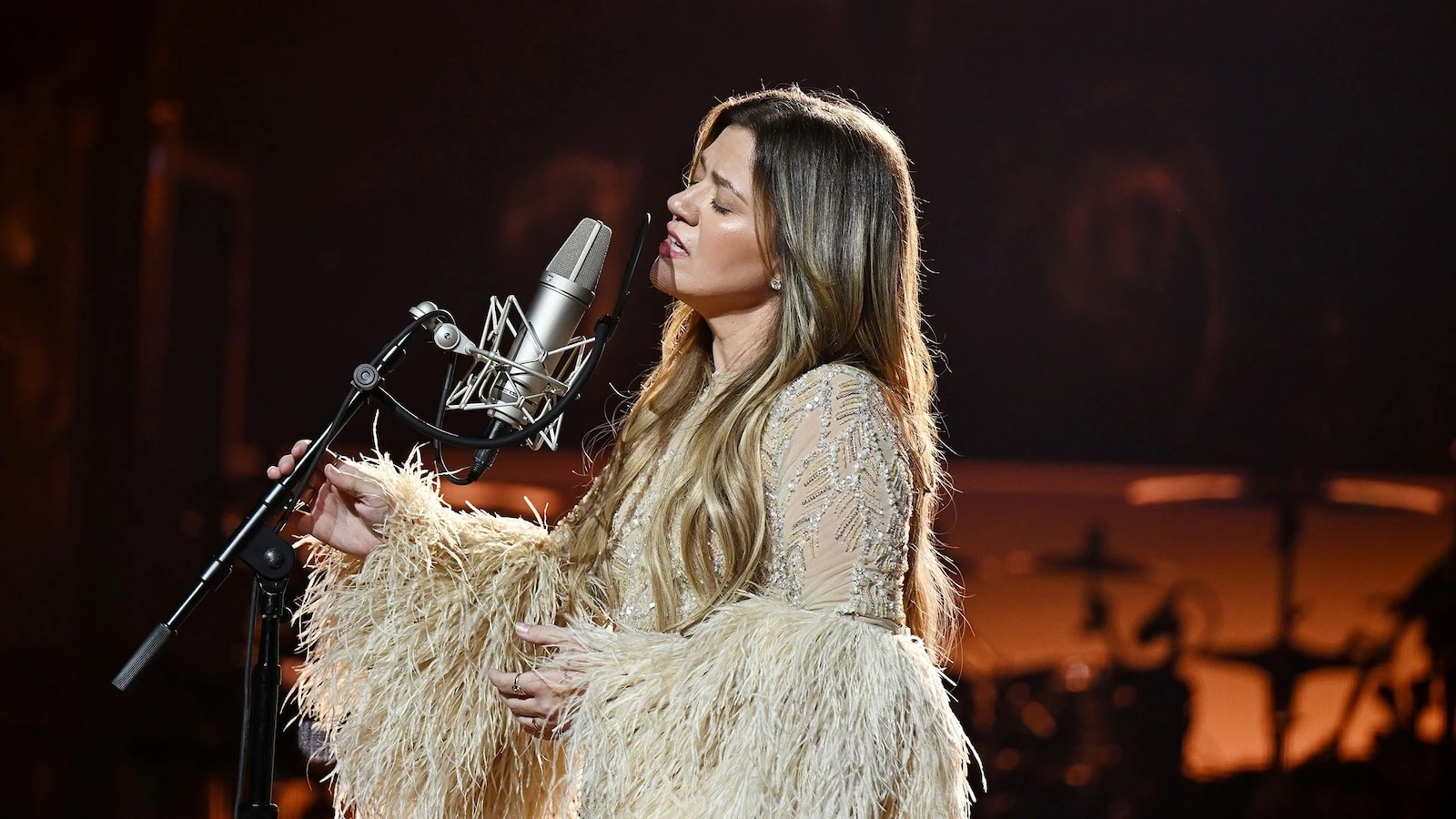Why Kelly Clarkson canceled remaining August performances of Las Vegas residencyThe Colosseum at Caesars Palace provided refund details for ticket holders.19 minutes ago
