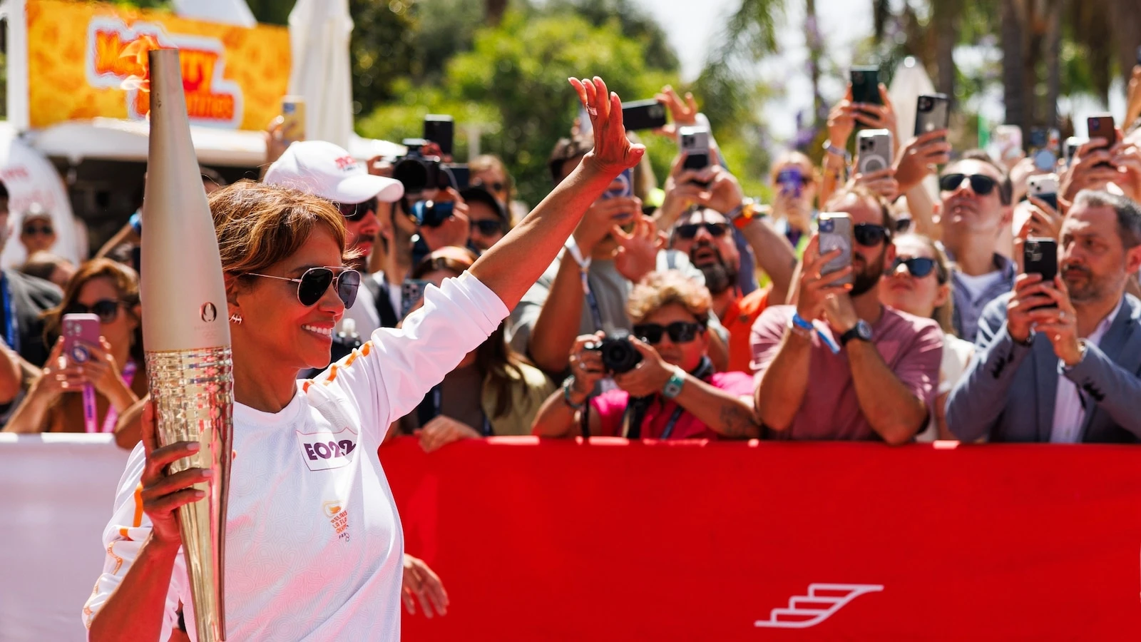 Halle Berry carries Olympic torch in Cannes ahead of Paris Games The actress strolled down part of the Croisette Tuesday morning.6/18/2024 04:41:00 EDT