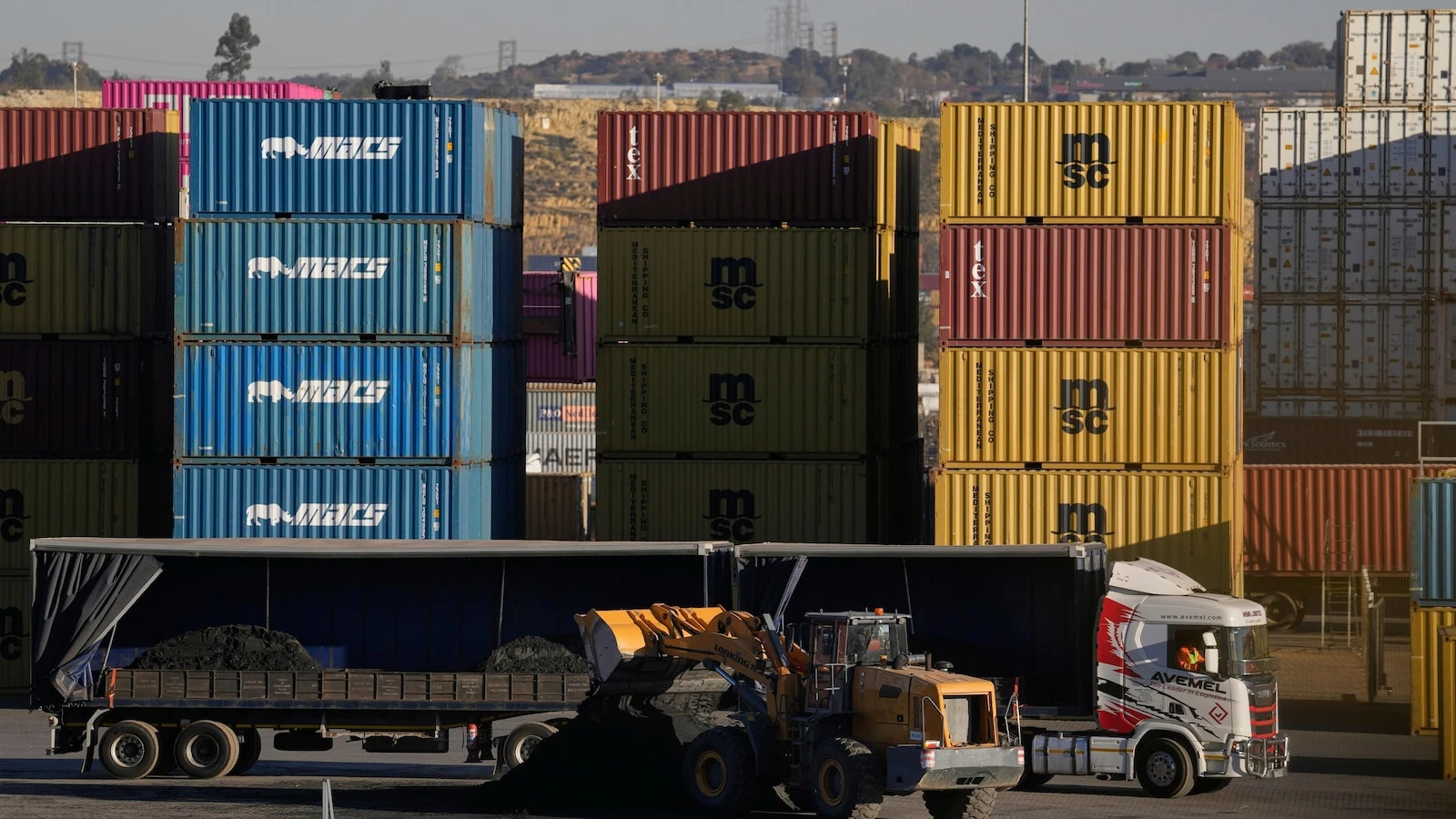 US tariffs put 30,000 South African jobs at risk, officials say