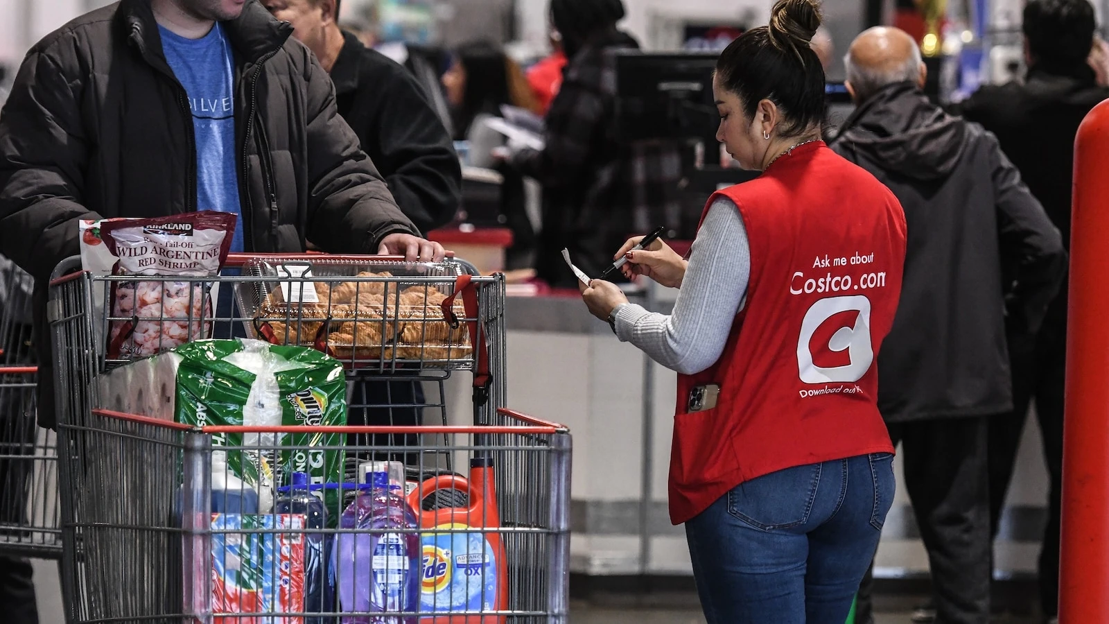 Families, friends shop and split with 'bulk sharing' to save money on groceriesThe trend popular among Gen Z can work with roommates, friends or family.7/22/2024 09:07:00 EDT