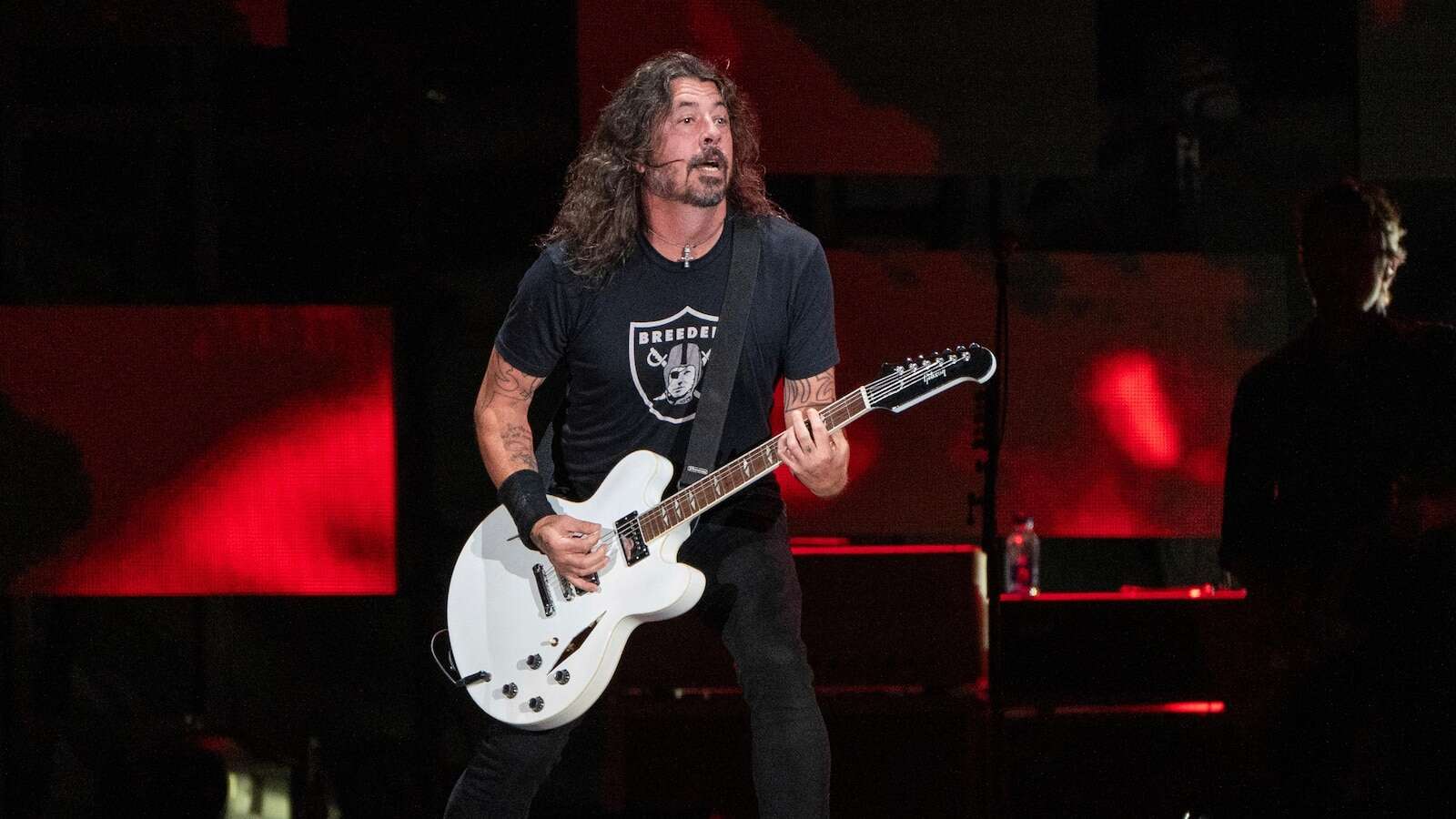 Dave Grohl says he's father to a new daughter outside his 21-year marriage