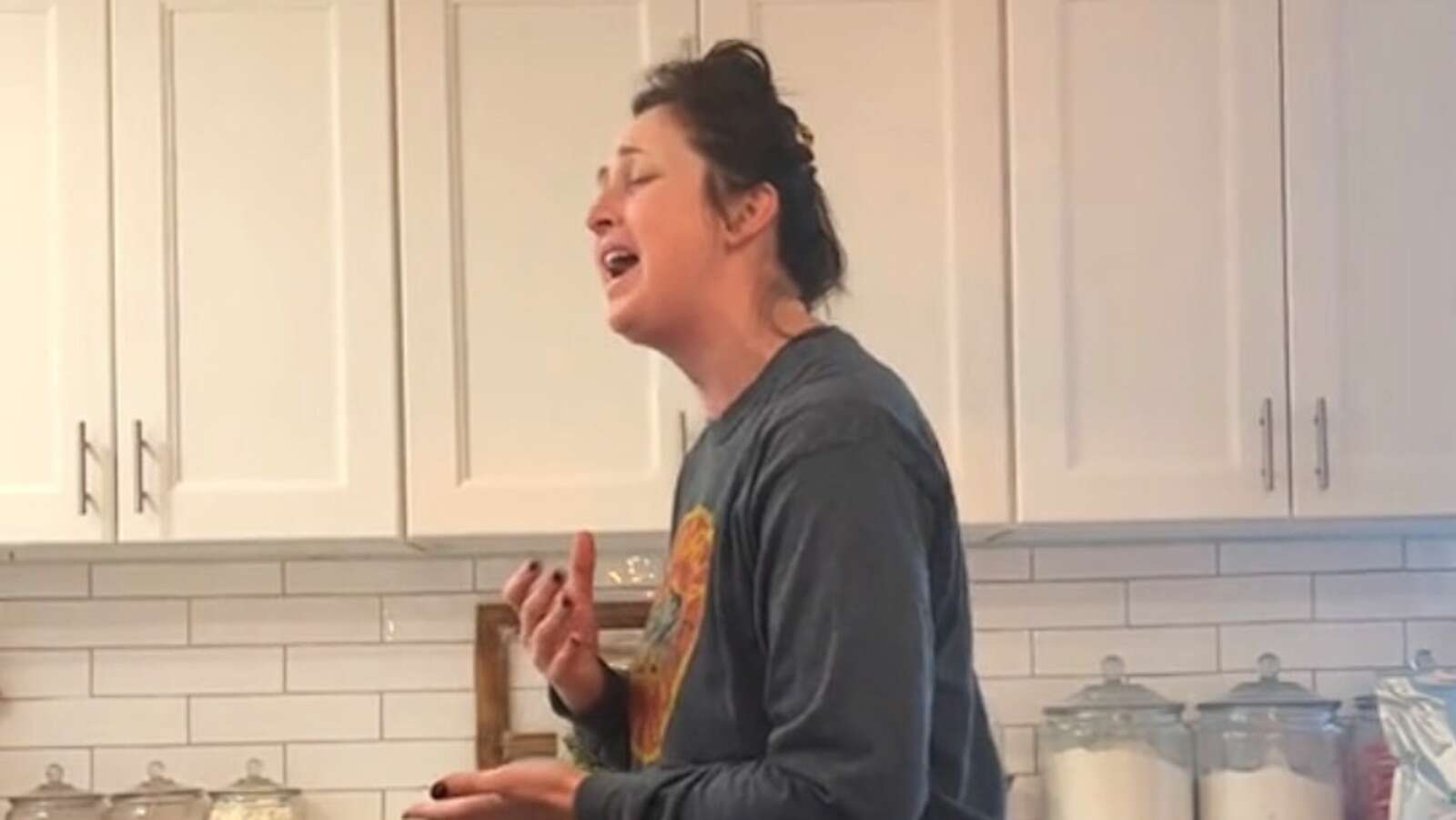 Mom opens up after her rendition of Celine Dion song goes viralStephanie Ferrett's TikTok post has been viewed over 6 million times.12/6/2024 01:47:11 EST