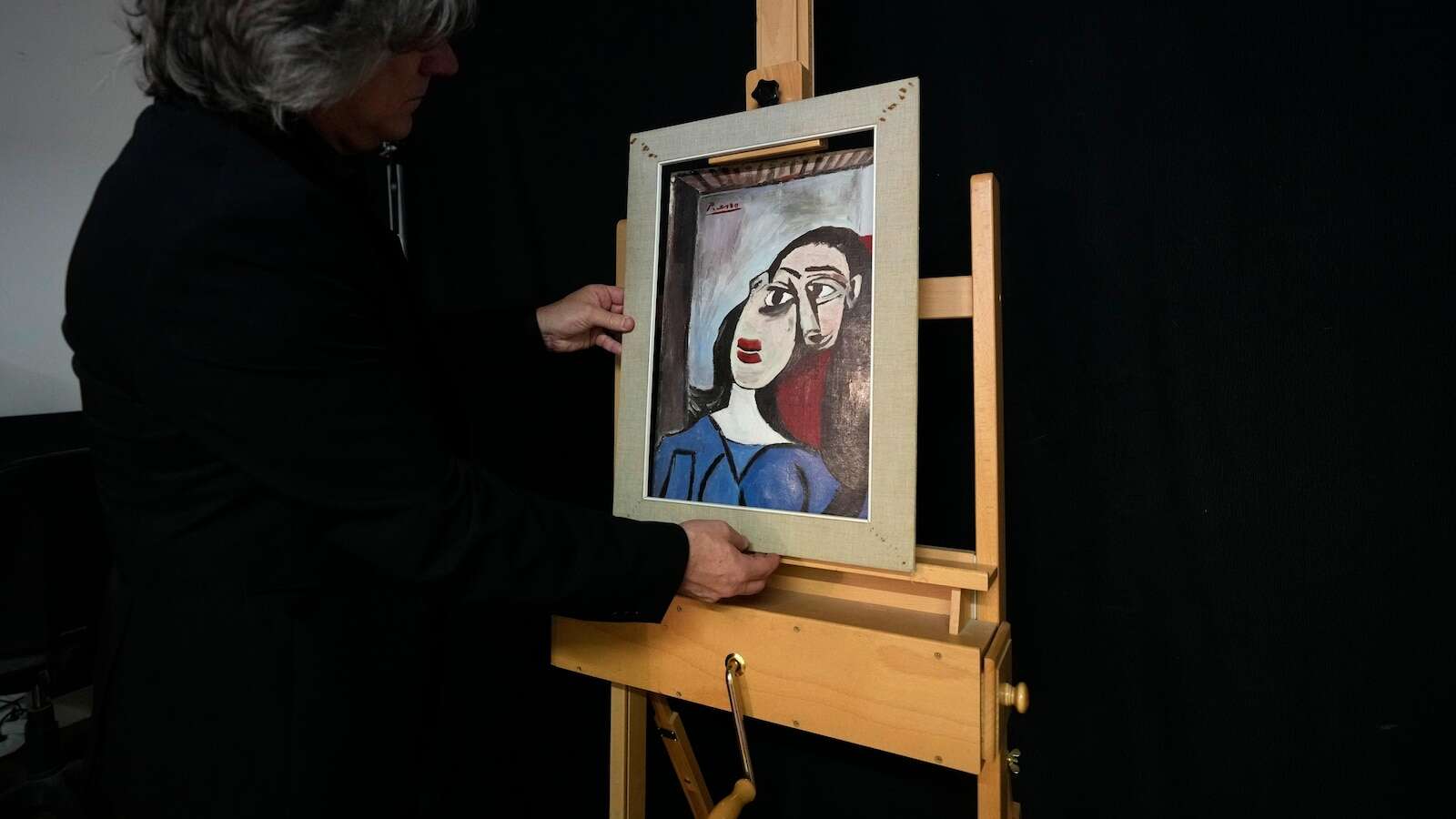 Italian family believes painting found in a dump in 1960s is a Picasso and seeks authentication