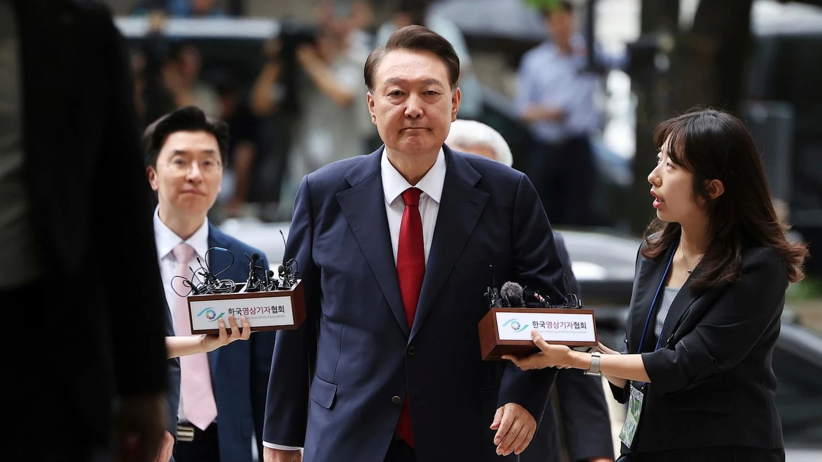 South Korea's jailed ex-leader Yoon resists questioning by taking off prison uniform