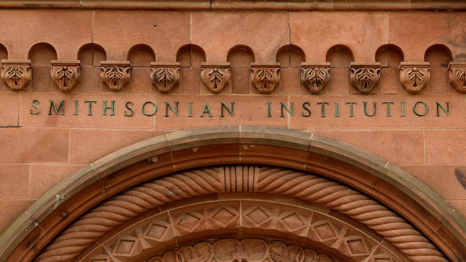 First to ABC: House Dems urge JD Vance to preserve Smithsonian independence