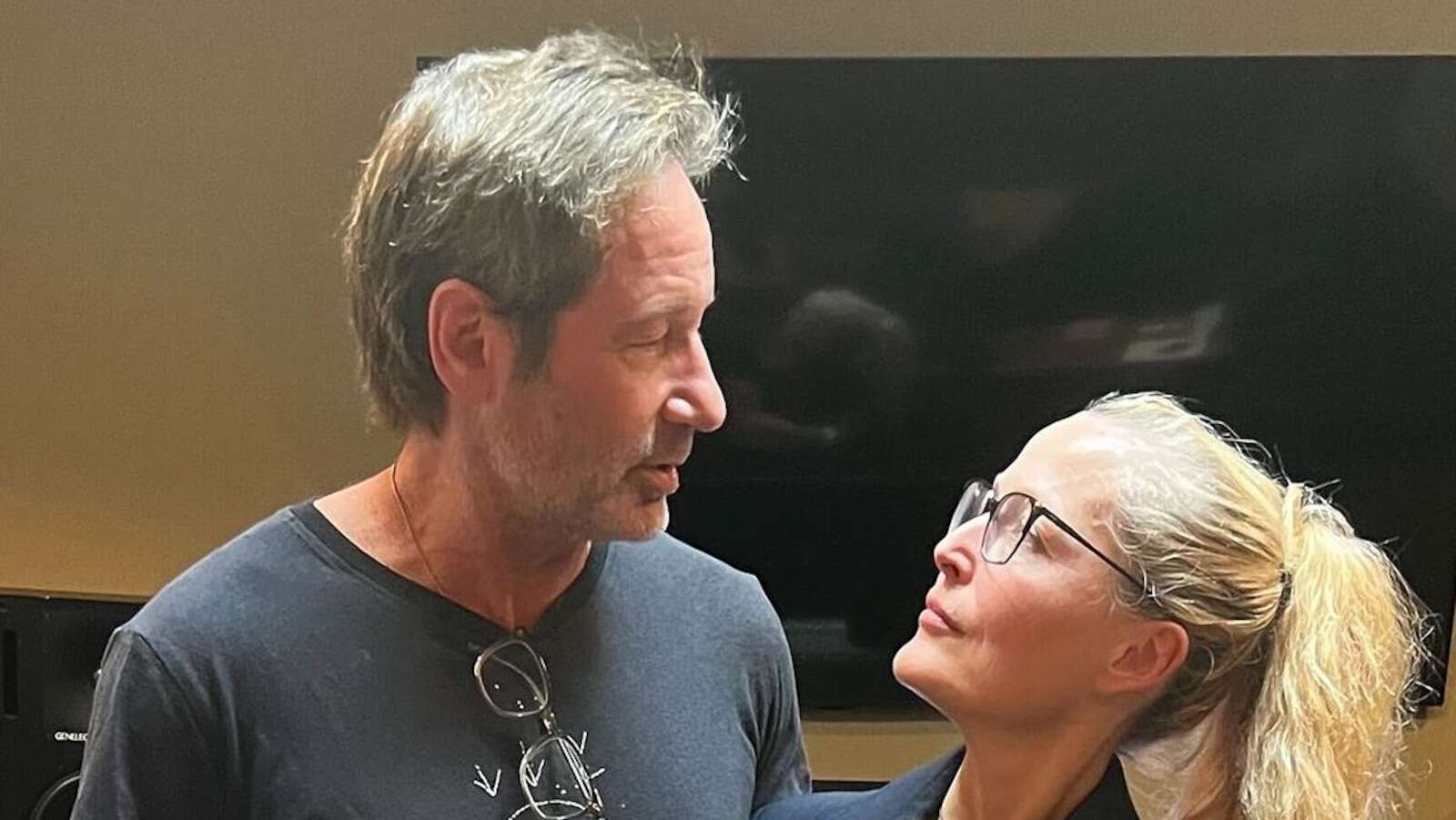 David Duchovny apologizes to co-star Gillian Anderson for 'X-Files' tensionDuchovny and Anderson shared an open conversation on his podcast.11/13/2024 12:57:50 EST