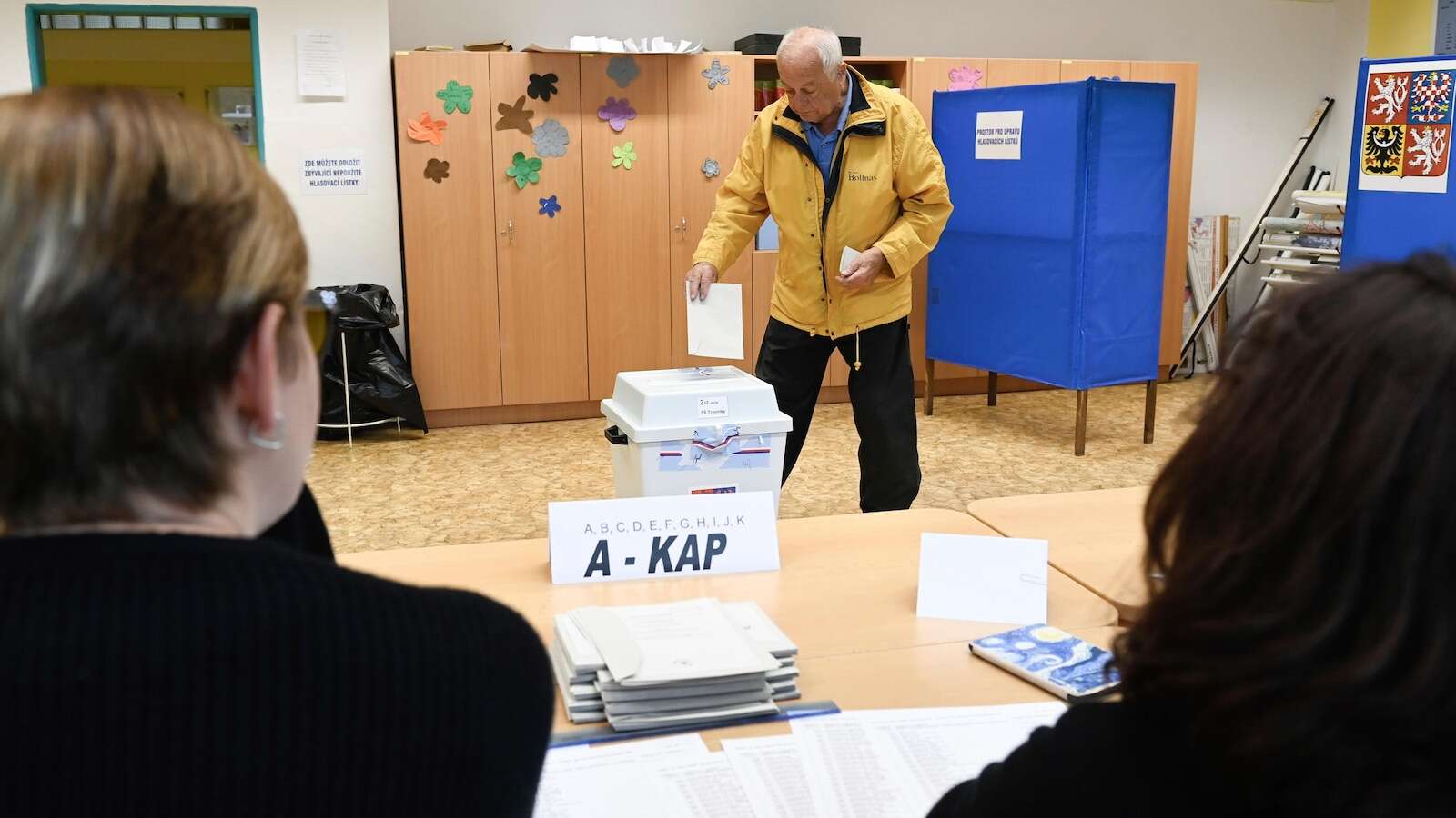 Main Czech opposition party wins most seats in election for a third of Senate