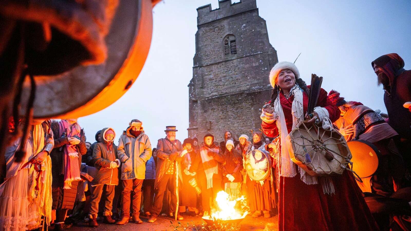 Thousands greet the winter solstice at the ancient Stonehenge monument