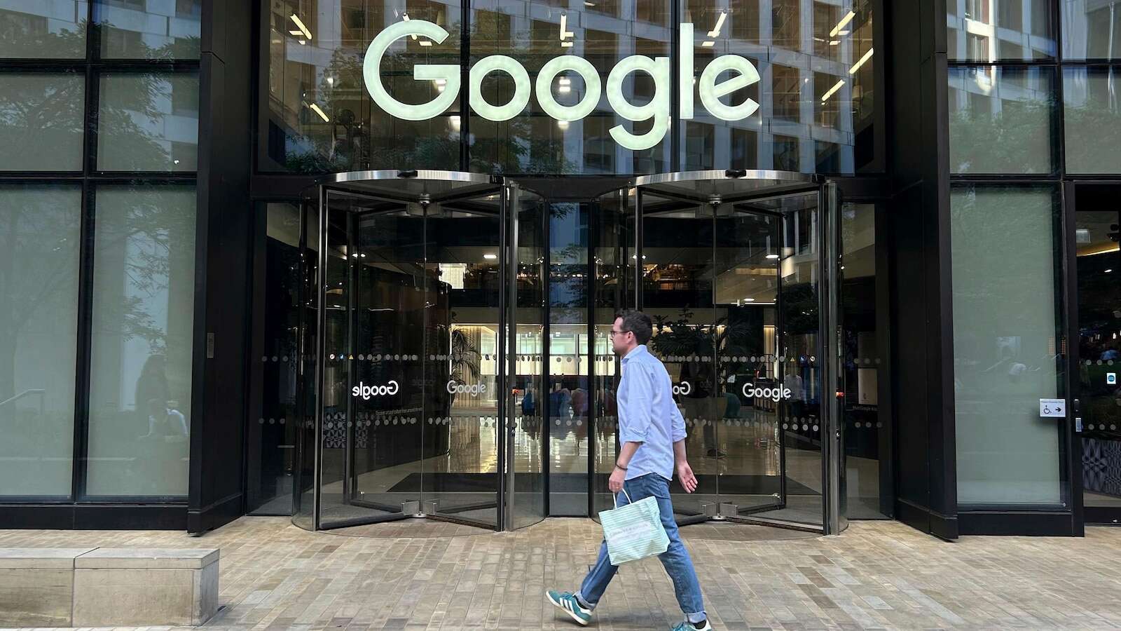 Google pledges to crack down on fake reviews after UK watchdog investigation