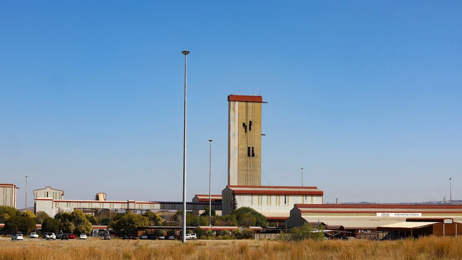 Siphiwe Sibeko/ReutersHundreds of workers remain underground in 'shaft incident' at South African gold mineAll 260 employees have been accounted for and have been provided with food.2 minutes ago