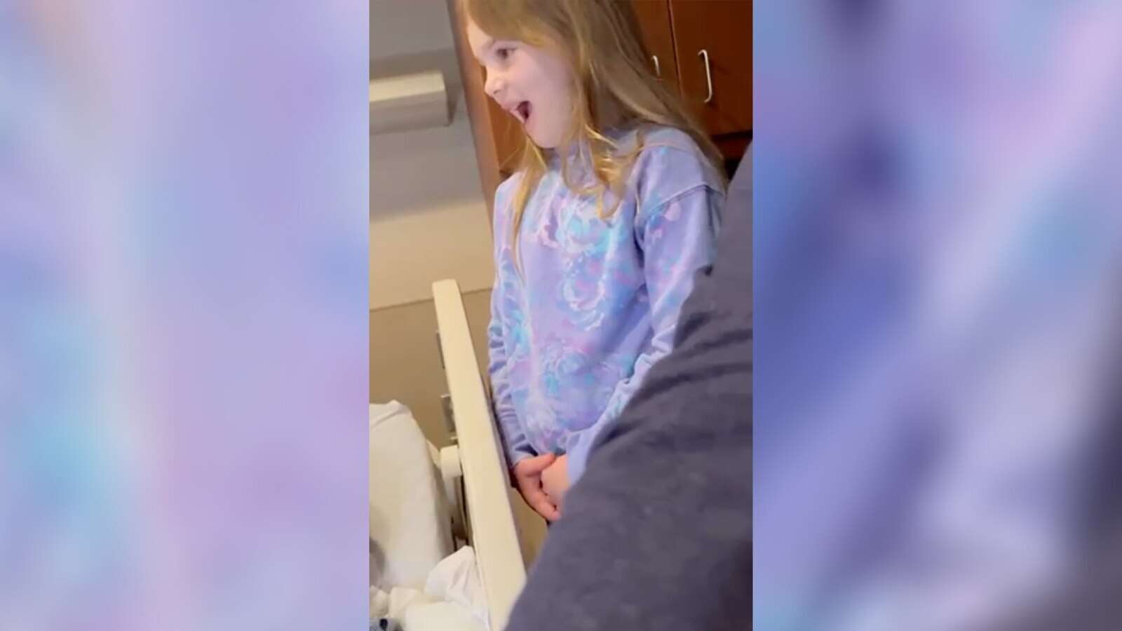 Mom shares why she let 7-year-old daughter watch her give birthAshley Cunningham said she 