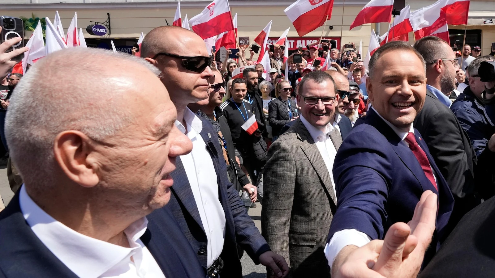 Poland holds a pivotal presidential runoff influenced by Trump, the far right and the war in Ukraine