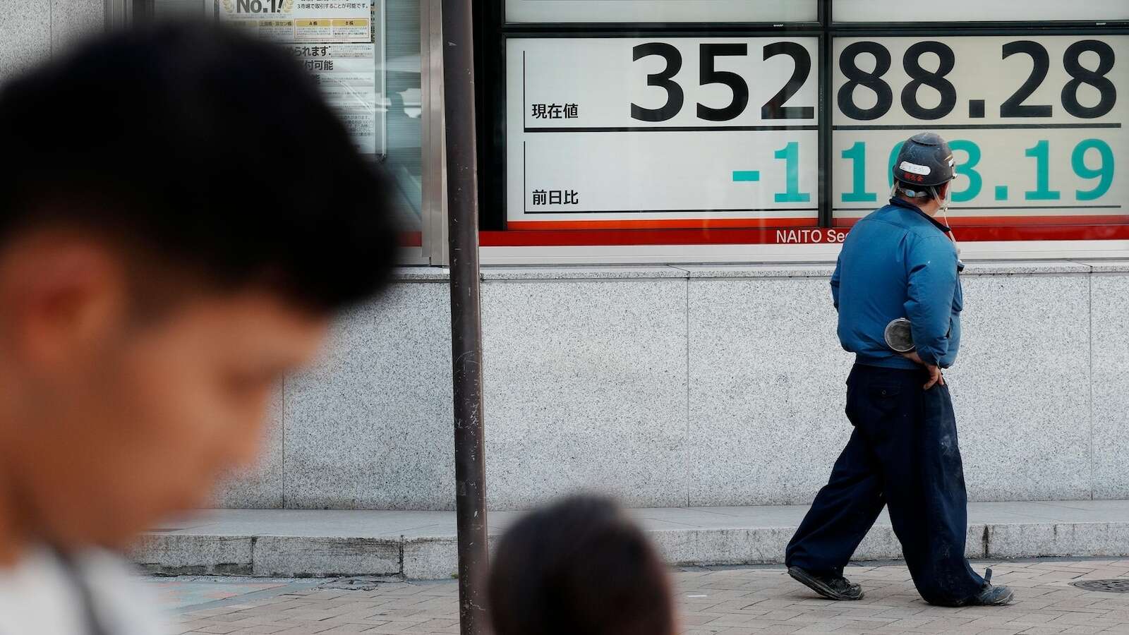 Asian markets dip after Wall Street had its worst week in nearly 18 months