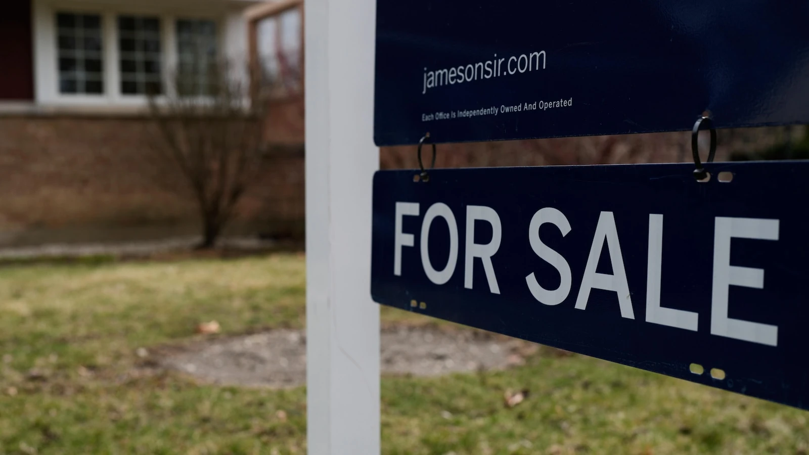 Average US long-term mortgage rate eases to 6.3%, its second weekly drop