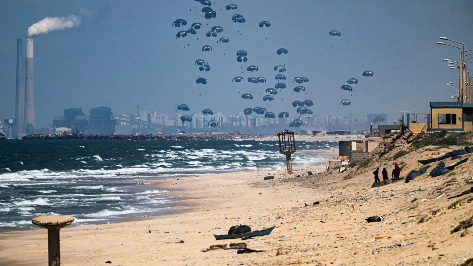 Israel and Hamas dig in as international pressure builds for a cease-fire in Gaza