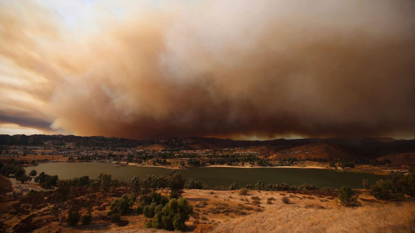 As schools in LA reopen, parents worry about harmful ash from wildfires