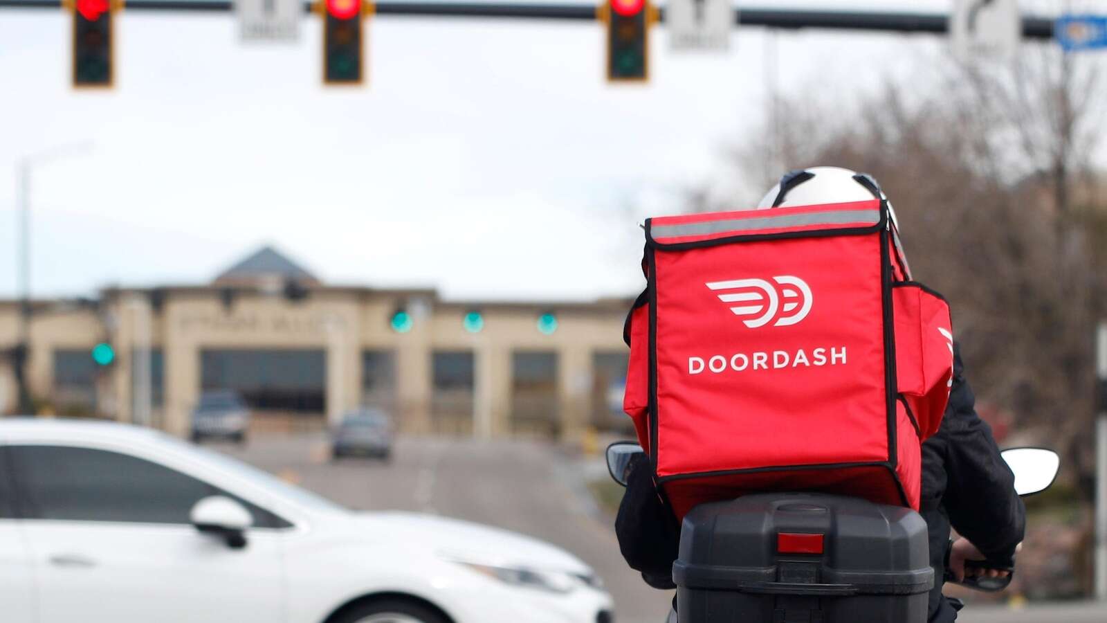 DoorDash steps up driver ID checks after traffic safety complaints