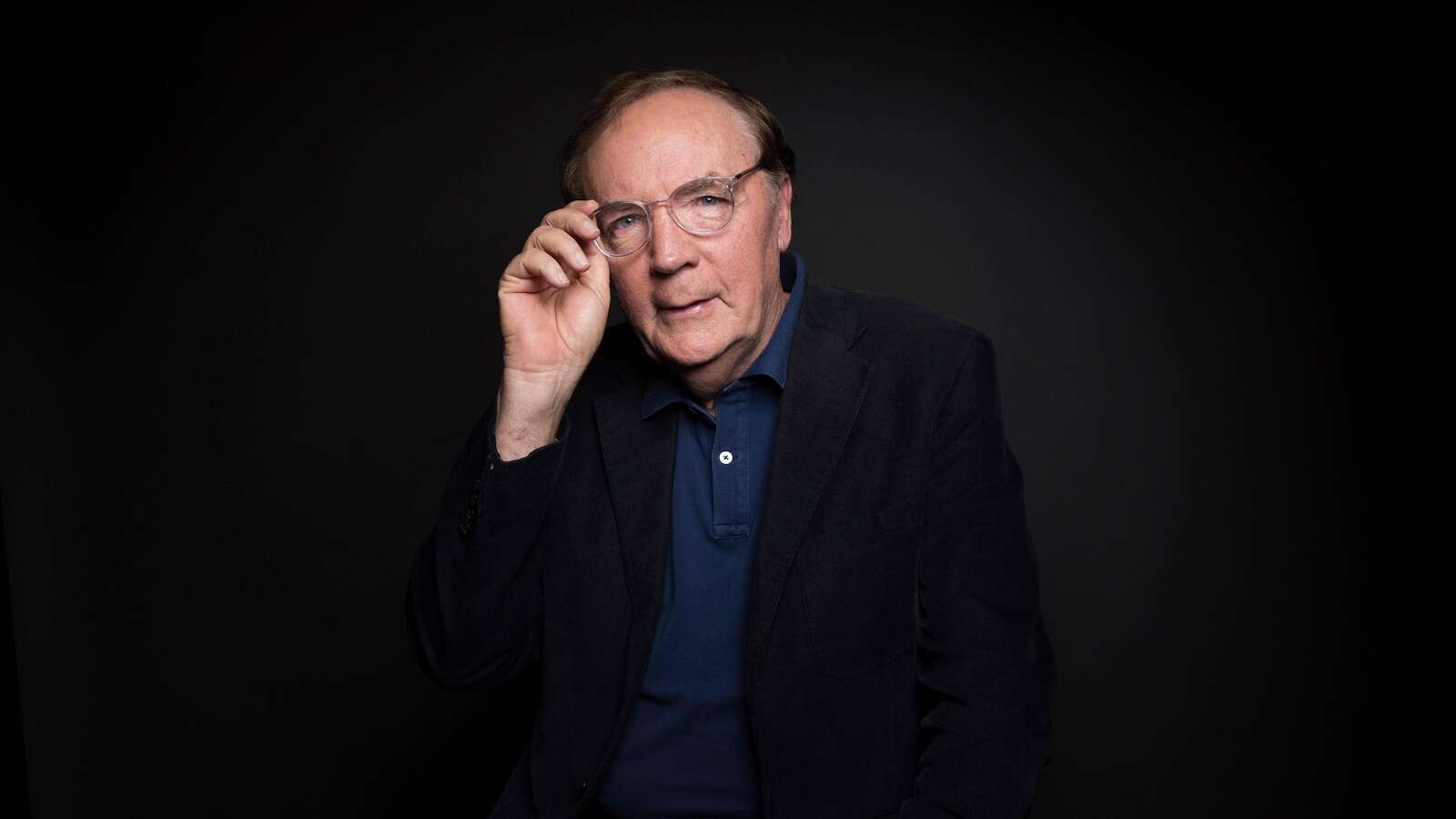 Hundreds of bookstore staffers receive holiday bonuses from author James Patterson