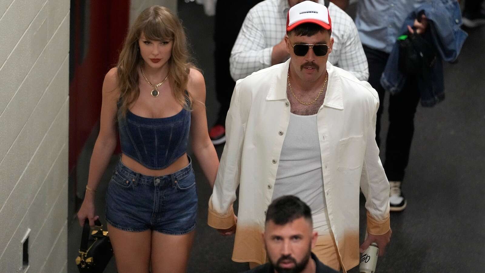 Taylor Swift, Travis Kelce hold hands after Kansas City Chiefs gameSwift supported Kelce as the Chiefs won their NFL season-opener game.September 05, 2024