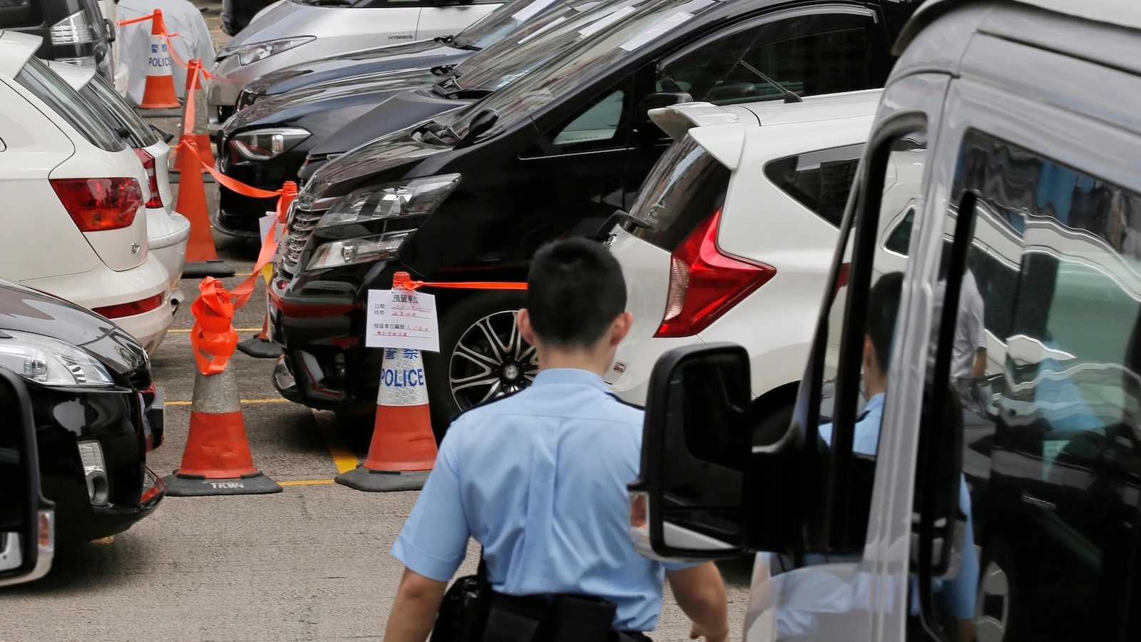 Hong Kong plans to regulate Uber and other online ride-hailing services