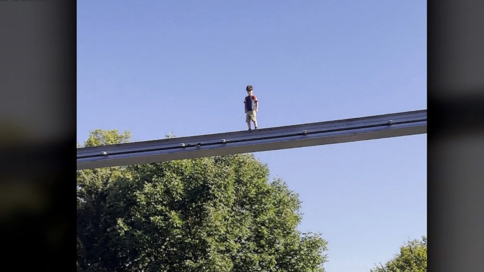 Man speaks out after rescuing boy walking on Hersheypark monorail