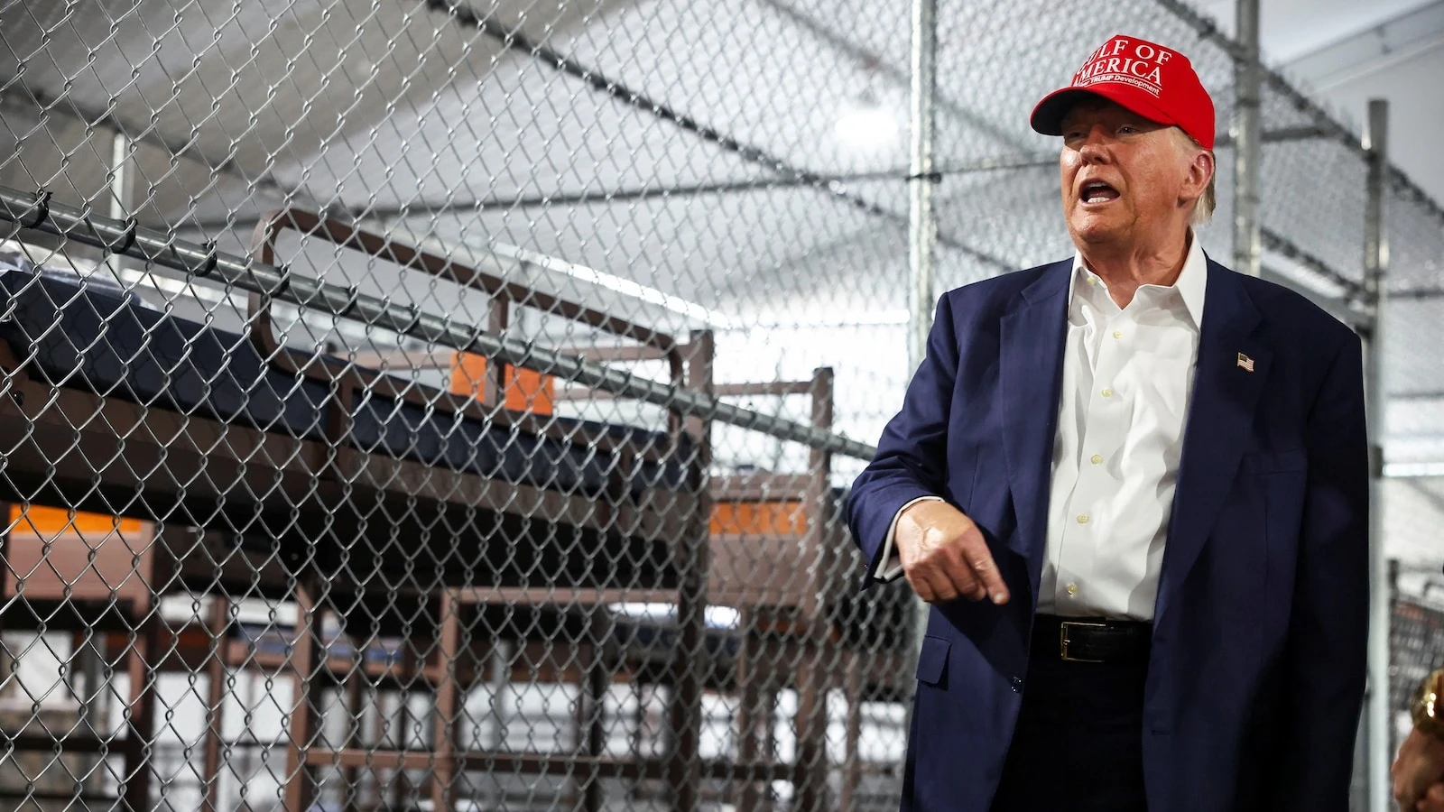 Trump again brings up the idea of deporting US citizens for crimes