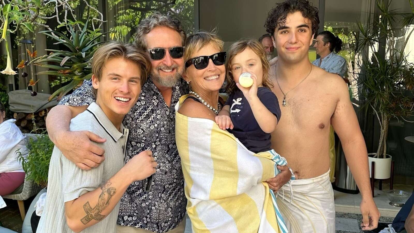 Sharon Stone snaps family photo at 4th of July pool partyThe actress was photographed with her son Roan Bronstein Stone.7/5/2024 12:57:00 EDT