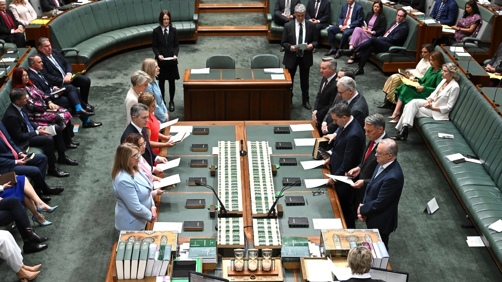 Australian Parliament resumes after Labor's landslide election victory
