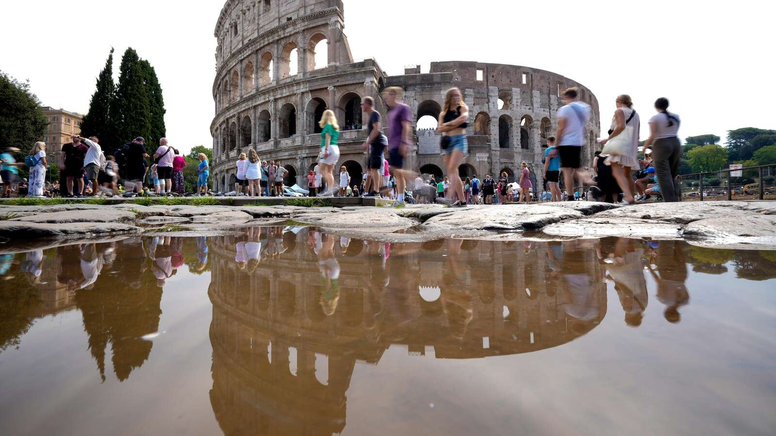 AirBnB users will play gladiators in Rome's Colosseum under $1.5-million sponsorship deal