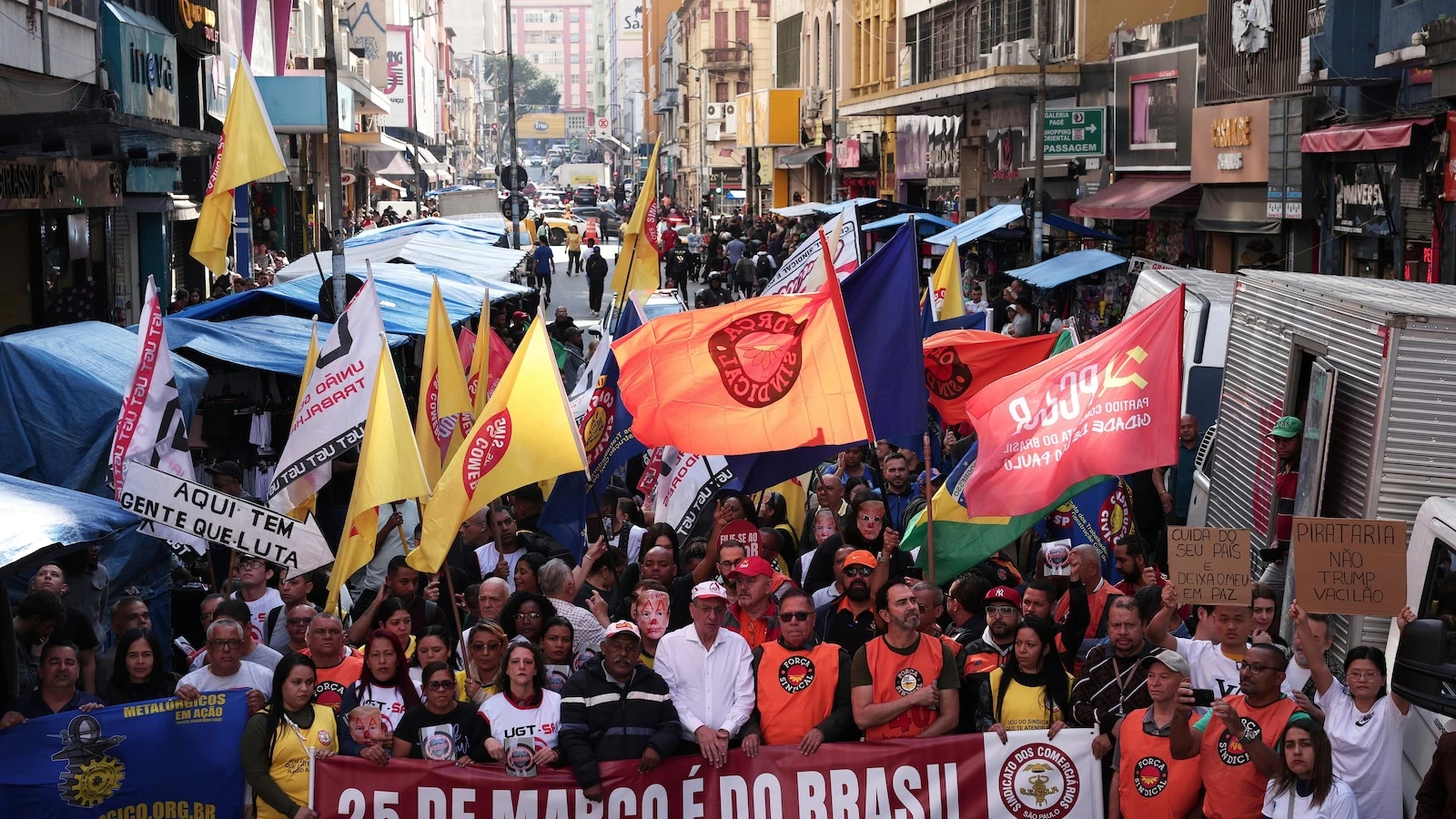 Trump's tariff threat pushes Lula's popularity and worsens legal troubles for Brazil's ex-leader