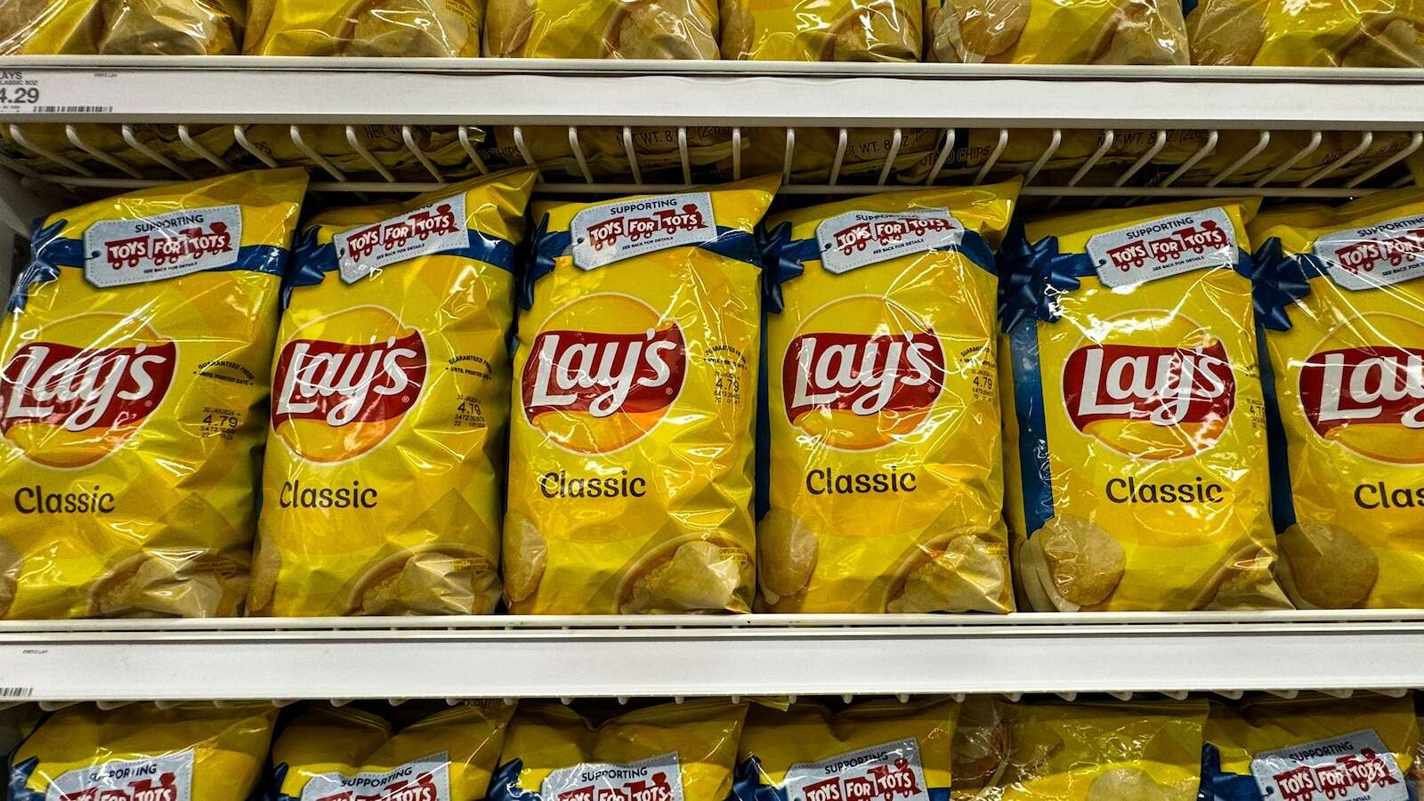 Frito-Lay voluntarily recalls Lay's Classic Potato Chips over undeclared allergenA limited number of 13-ounce bags of the potato chips may contain milk.12/19/2024 11:35:32 EST