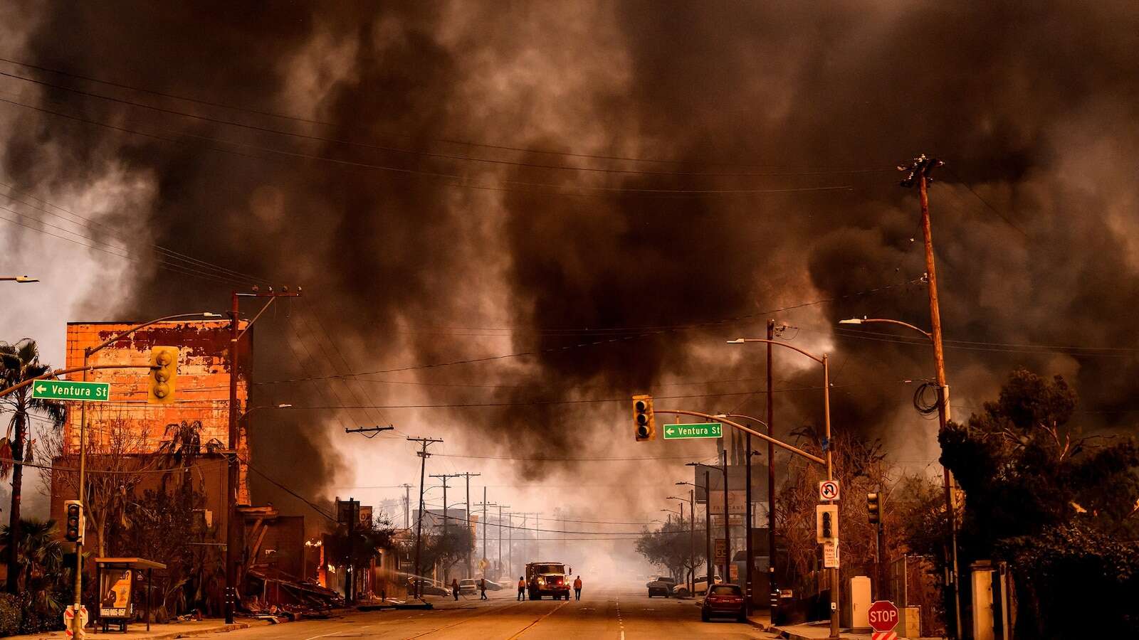 Josh Edelson/AFP via Getty ImagesWildfires pollute the air with smoke, dust, ash. Here's how to protect yourselfWildfire smoke contains small particles that can cause serious health problems.1/14/2025 04:10:00 EST