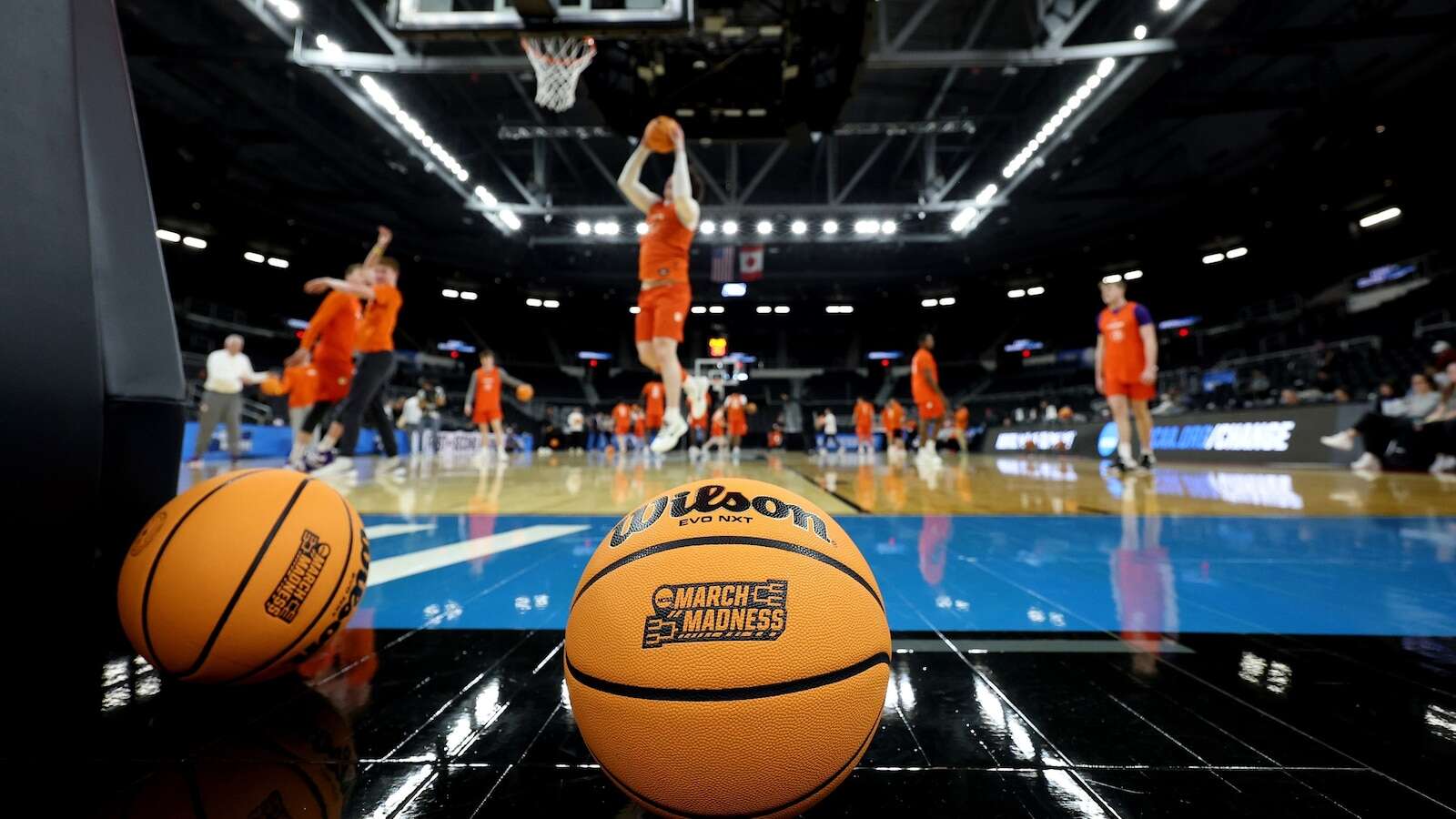 Women's March Madness tips off: How to watch, tournament scheduleThe NCAA Women's Basketball Tournament begins March 21.26 minutes ago