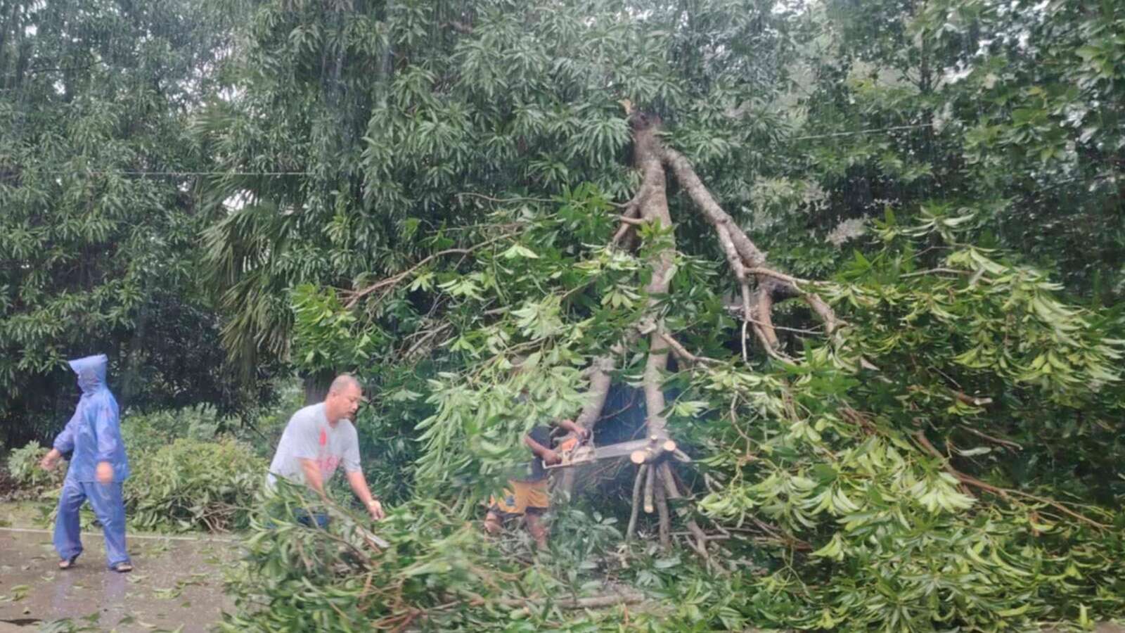 Typhoon floods villages, rips off roofs and damages 2 domestic airports in northern Philippines