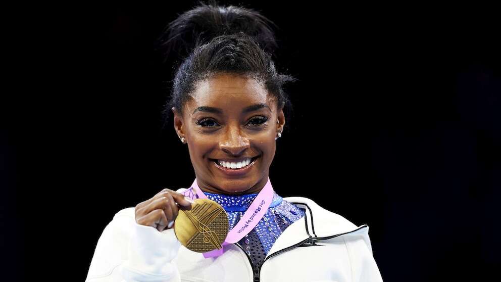 Simone Biles wins 6th Worlds title, becomes most decorated gymnast in historySimone Biles now holds 34 medals across the world championships and Olympics. 10/6/2023 07:05:22 EDT