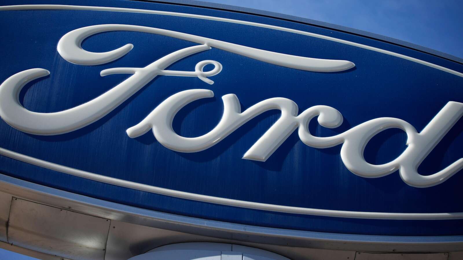 Government regulators close investigation into Ford Focus recalls