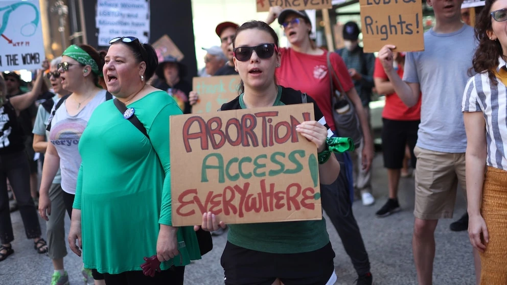 Abortion rates in US rose 5% in 2021, final year before Roe was overturned: CDC