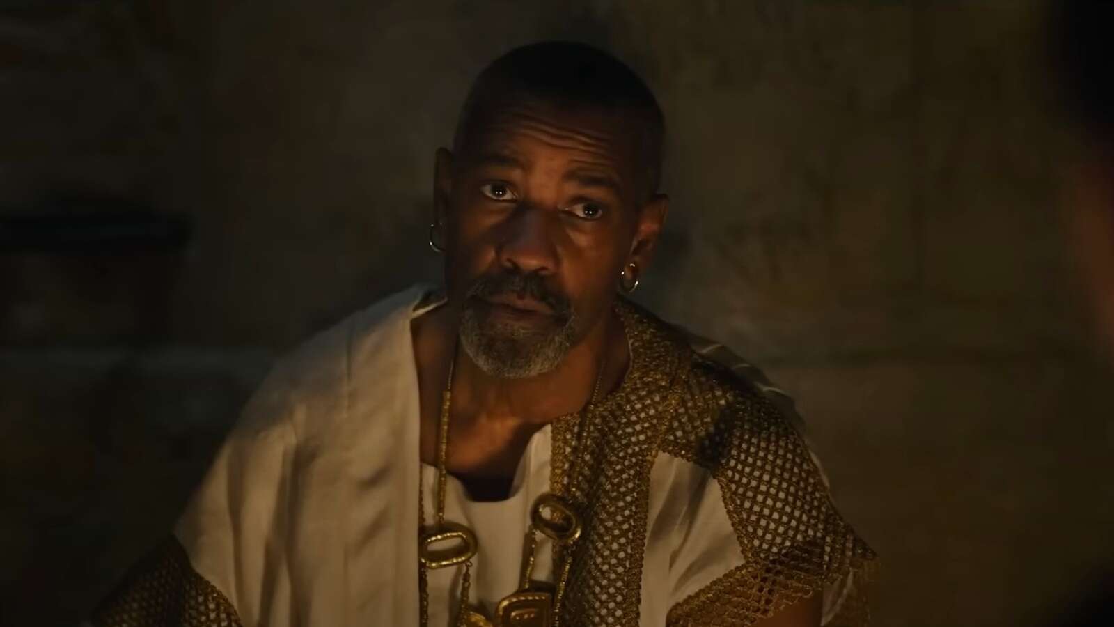 Denzel Washington talks 'Gladiator II,' calls director Ridley Scott an 'inspiration'