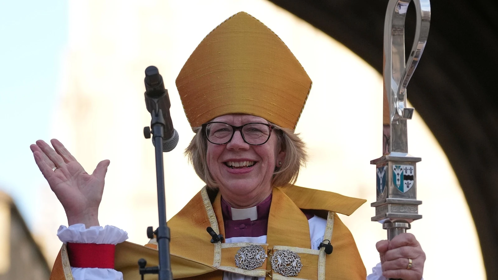 Archbishop of Canterbury expresses solidarity with Pope Leo XIV in calling for peace