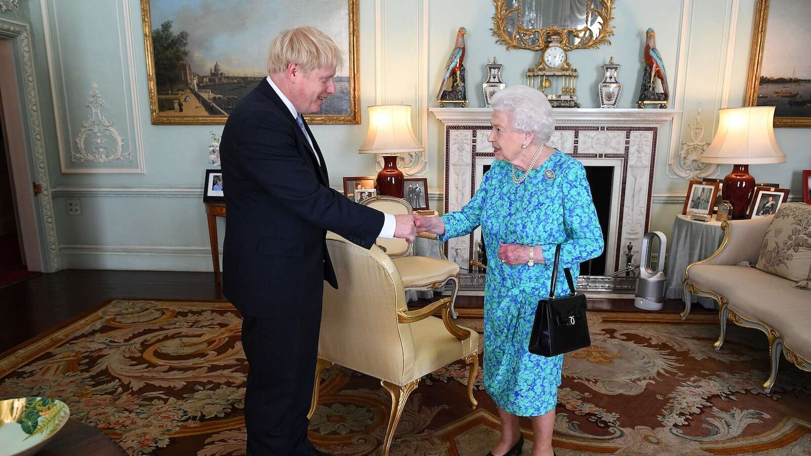 WPA Pool via Getty Images, FILEQueen Elizabeth II had bone cancer, Boris Johnson claims in memoirQueen Elizabeth II died on Sept. 8, 2022, at the age of 96.10/1/2024 01:09:00 EDT