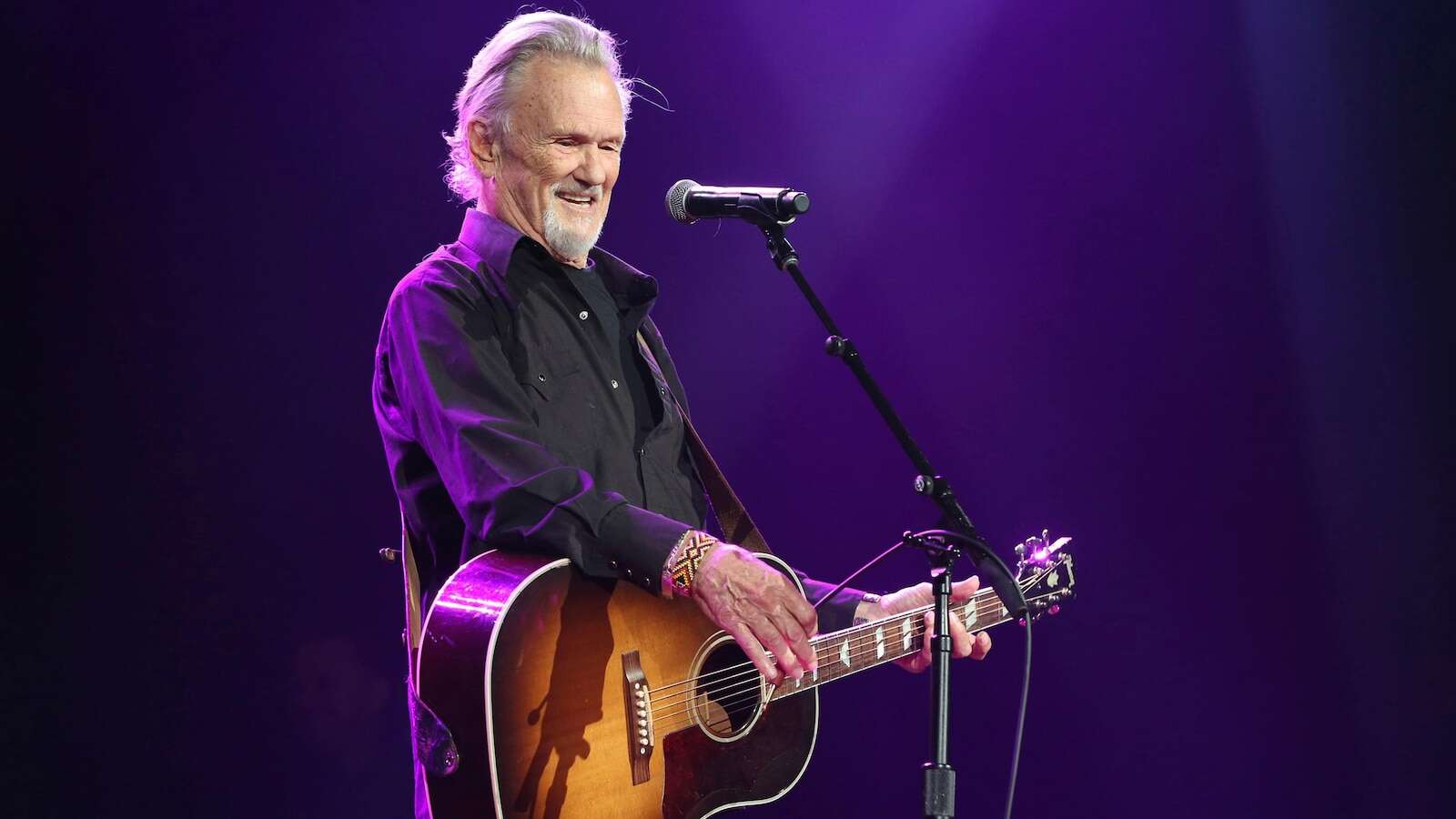 Barbra Streisand, Dolly Parton, Jimmy Webb and more stars pay tribute to Kris Kristofferson