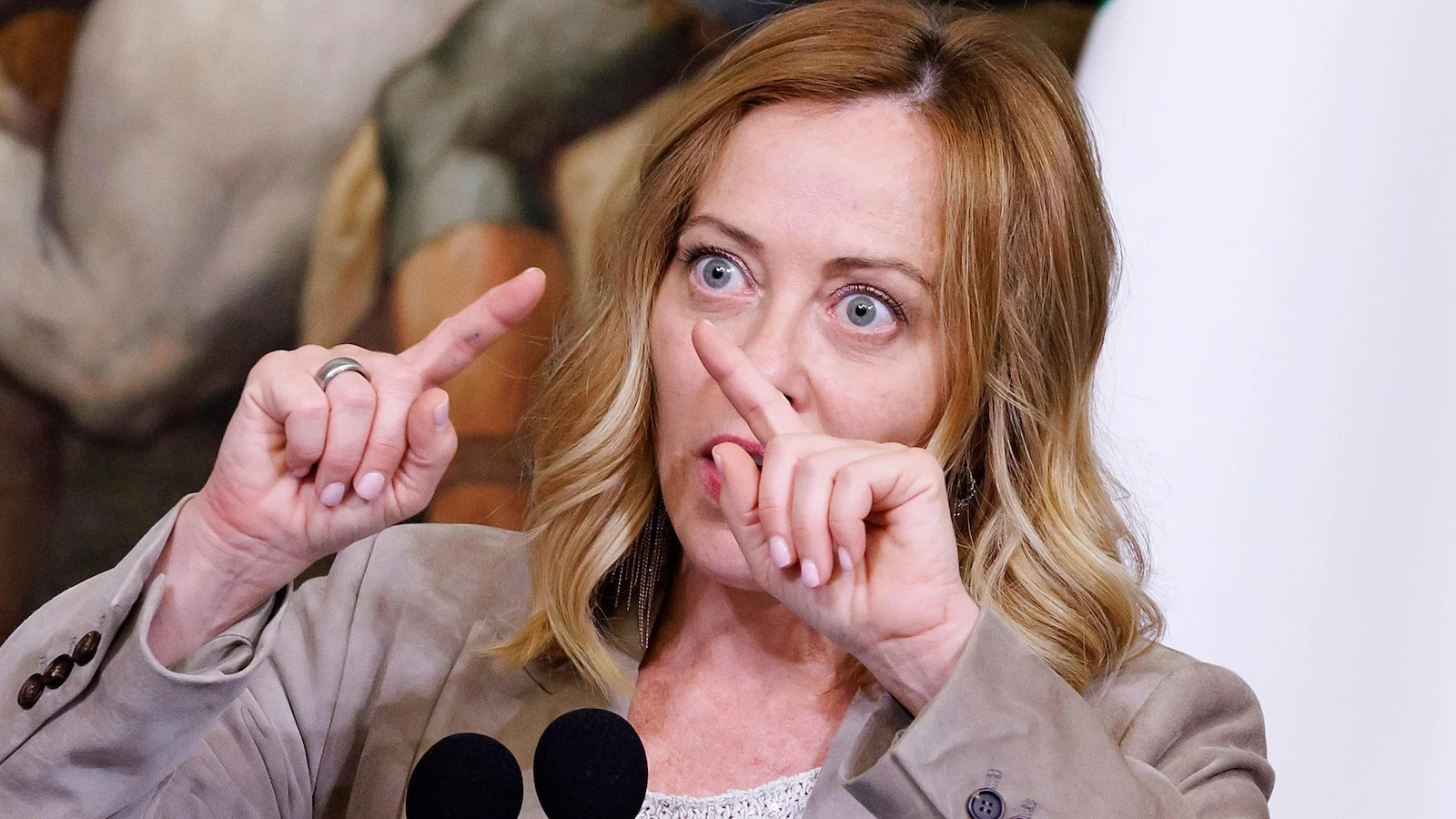Italians vote on citizenship and job protections amid low awareness and turnout concerns