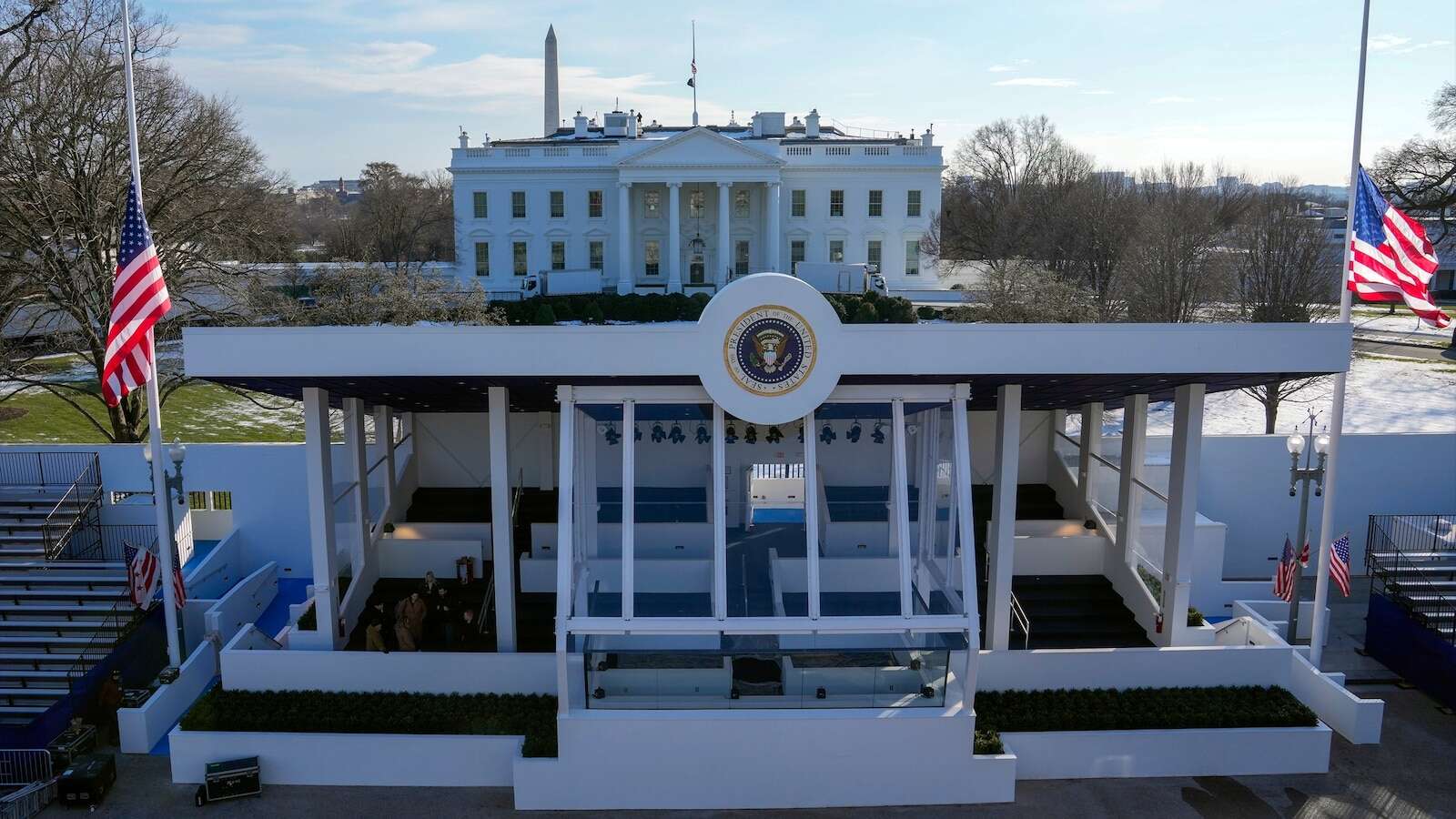 How presidents hand over the White House on Inauguration DayDonald and Melania Trump return to the White House on Jan. 20.1/20/2025 04:05:31 EST